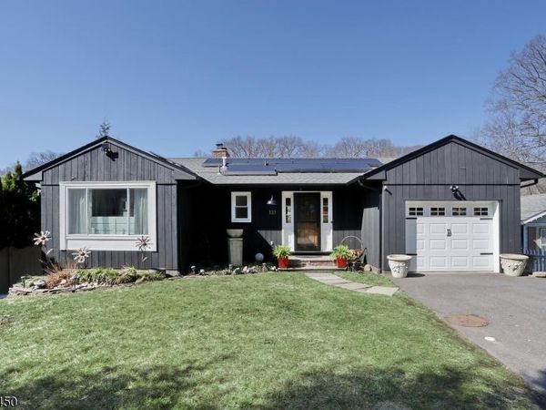 131 Lakeside Blvd, Oakland, NJ 07436