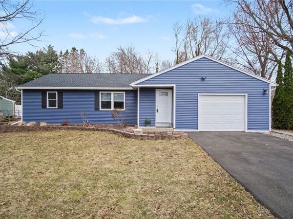816 Klem Rd, Webster, NY 14580