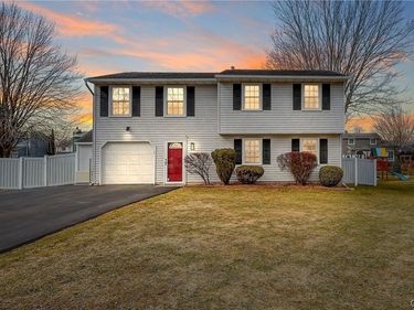 8511 Grandview Drive, Cicero, NY 13039