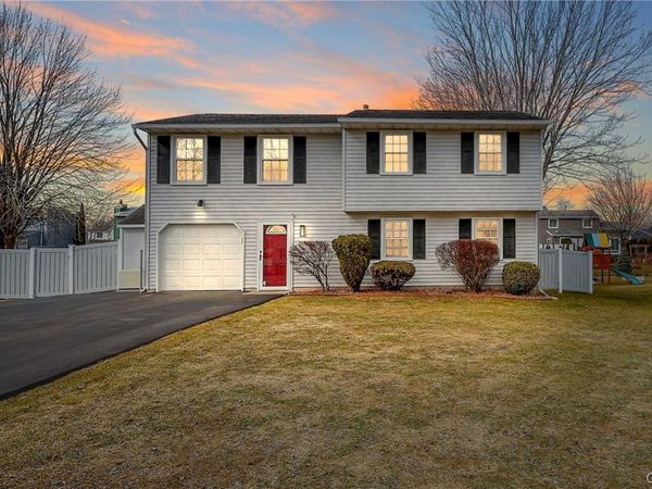 8511 Grandview Drive, Cicero, NY 13039