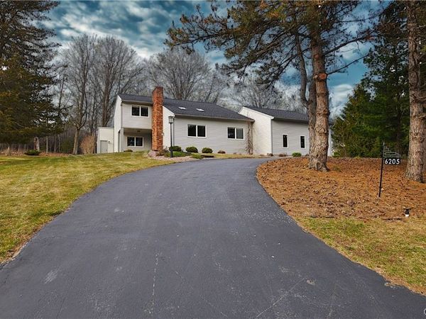 6205 Keystone Way, Jamesville, NY 13078