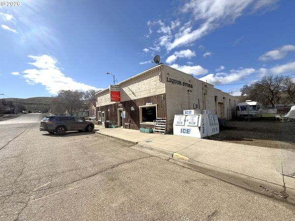 165 1ST ST, Huntington, OR 97907