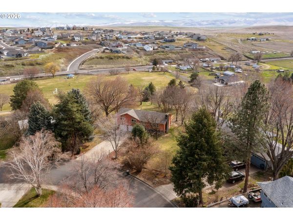 1829 SW ATHENS AVE, Pendleton, OR 97801