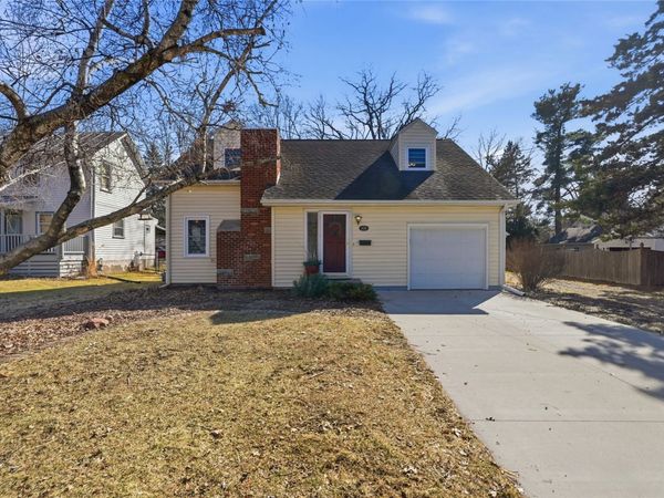 909 Walnut Street, Iowa City, IA 52240