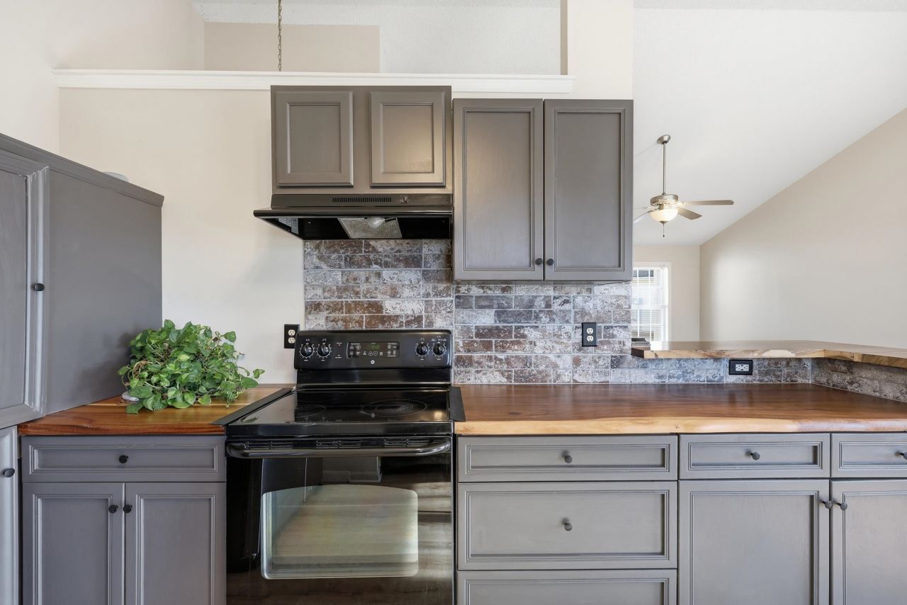 713 Kennoway Ct. Photo 10