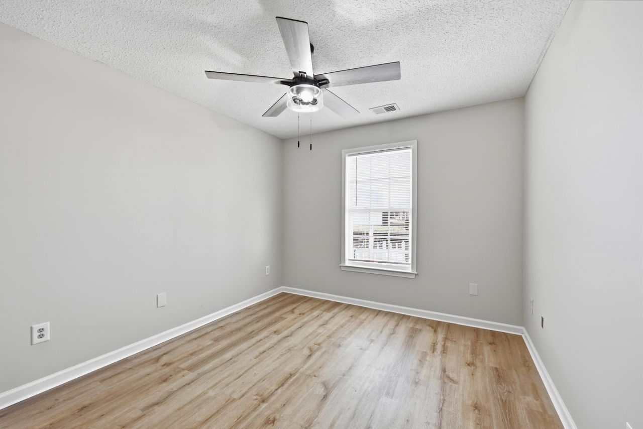 713 Kennoway Ct. Photo 14