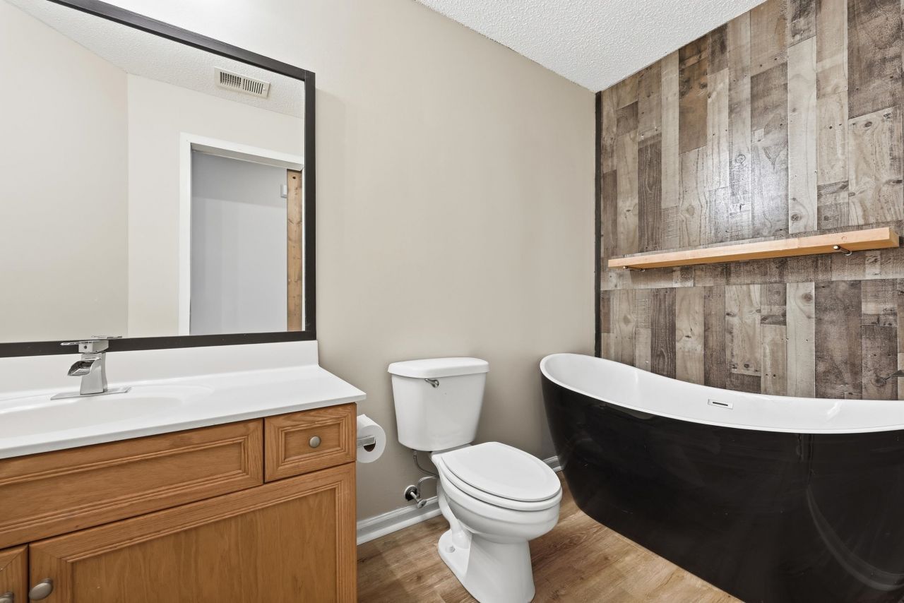 713 Kennoway Ct. Photo 17