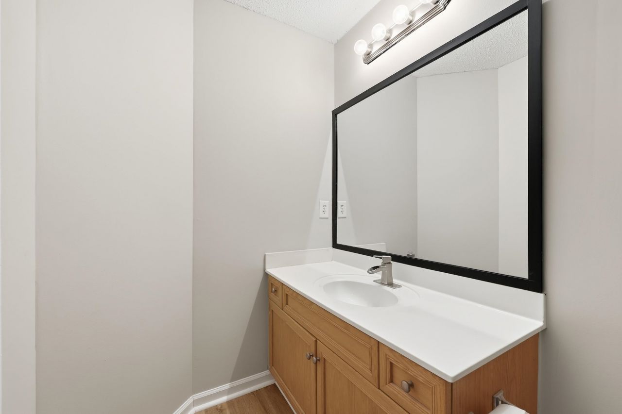 713 Kennoway Ct. Photo 18