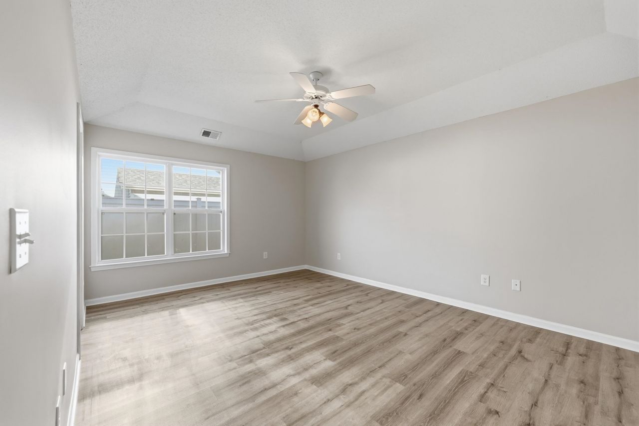 713 Kennoway Ct. Photo 20