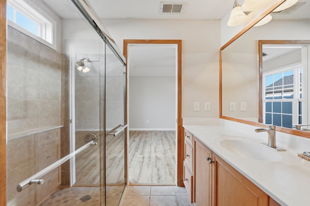 713 Kennoway Ct. Photo 26