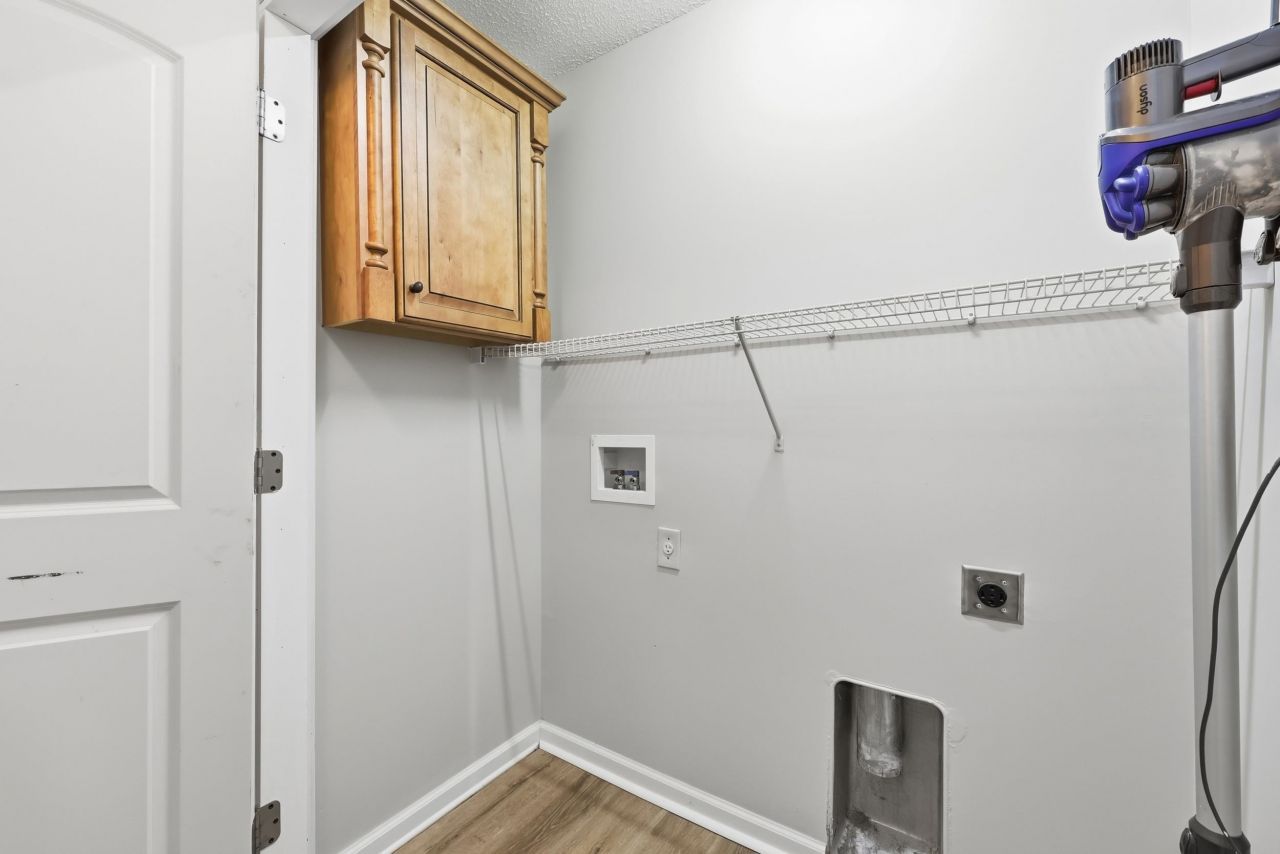 713 Kennoway Ct. Photo 28