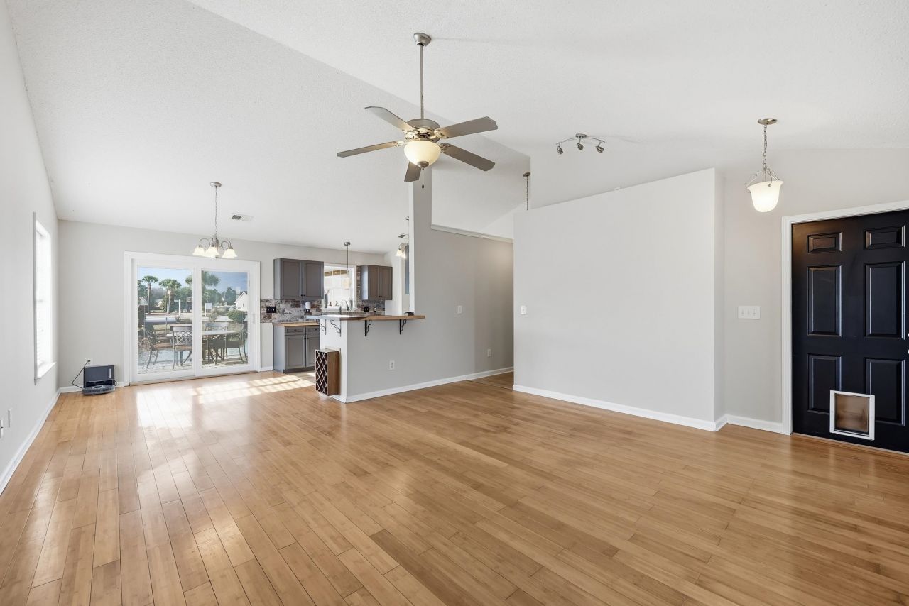 713 Kennoway Ct. Photo 5