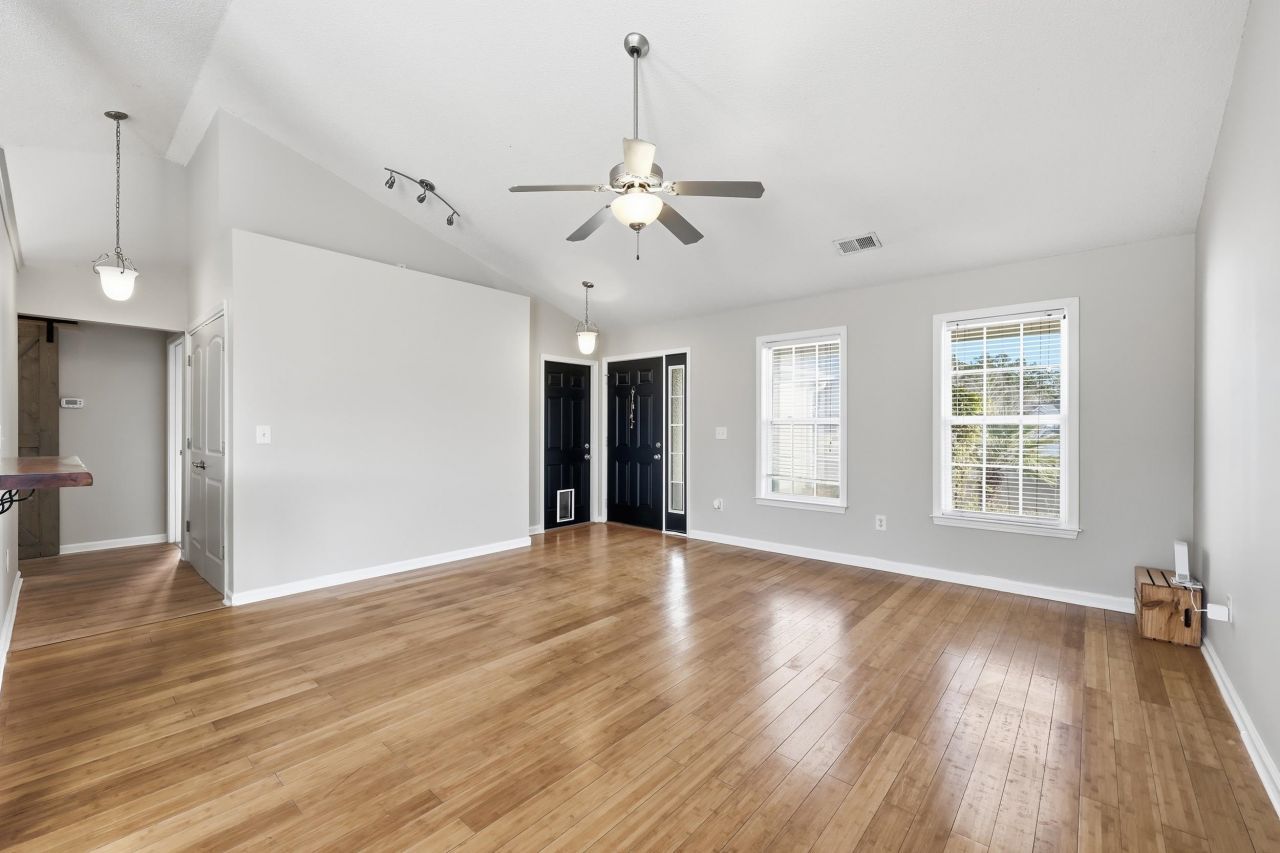 713 Kennoway Ct. Photo 6