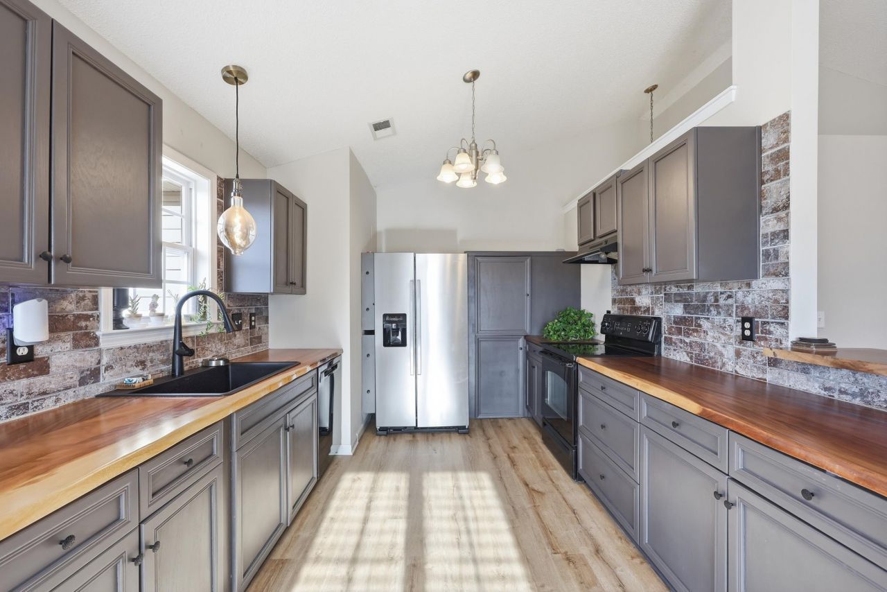 713 Kennoway Ct. Photo 8