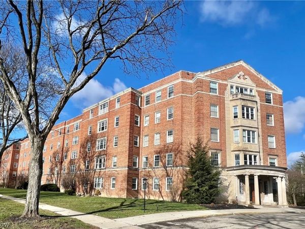 13800 Fairhill Road , Unit 105, Shaker Heights, OH 44120
