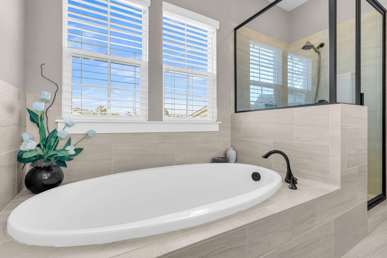 124 Slipper Shell Court Photo 20