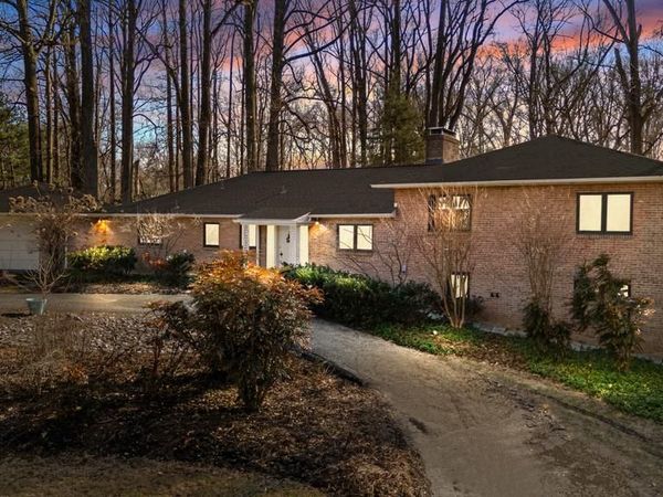 107 WALNUT RIDGE ROAD, GREENVILLE, DE 19807