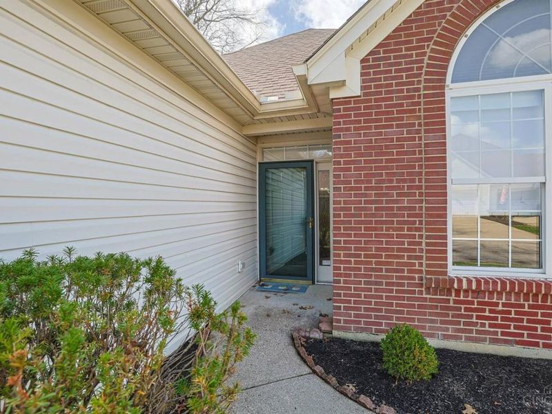 1103 Traverse Creek Drive, Miami Twp, OH 45150 Photo 2