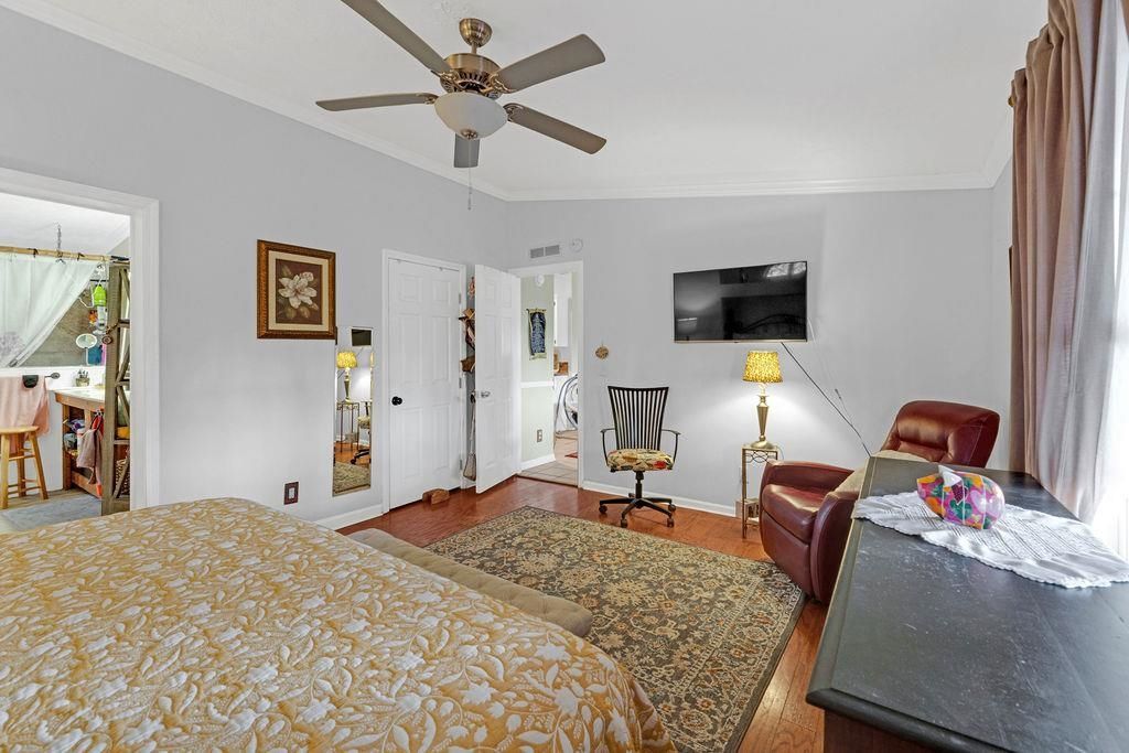 210 Mountain Dr. Photo 12