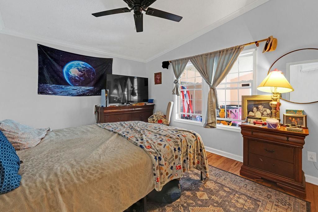 210 Mountain Dr. Photo 14