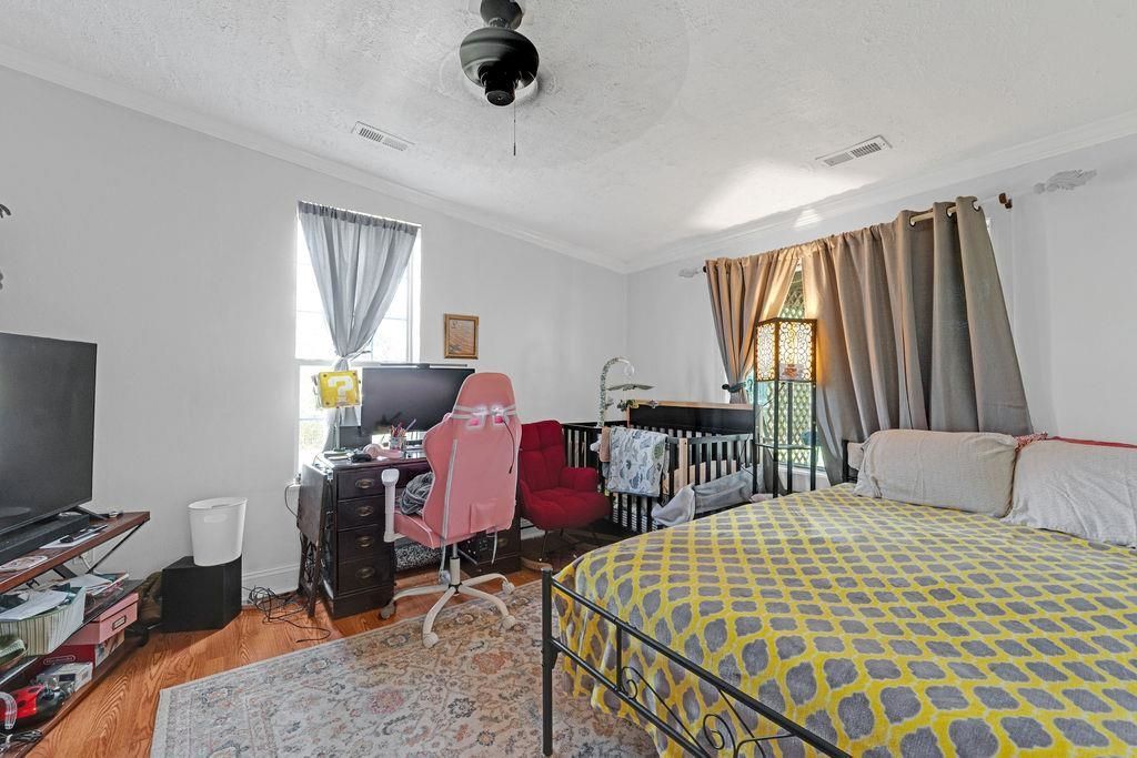 210 Mountain Dr. Photo 16