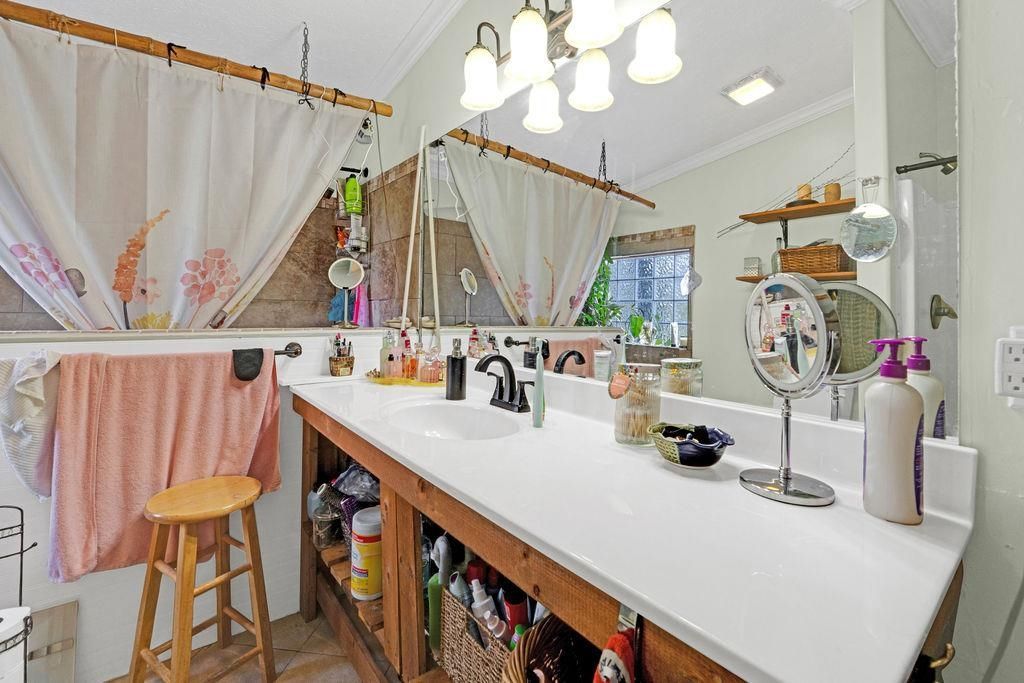 210 Mountain Dr. Photo 17