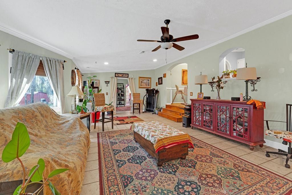 210 Mountain Dr. Photo 6