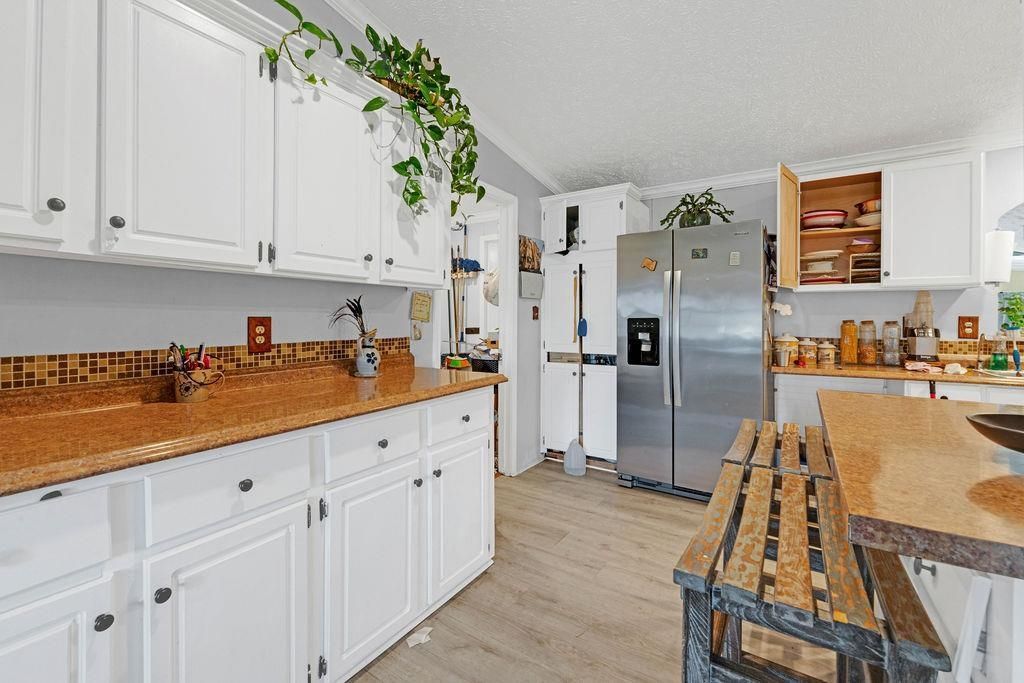 210 Mountain Dr. Photo 7