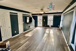 5088 Thornton Drive photo 4