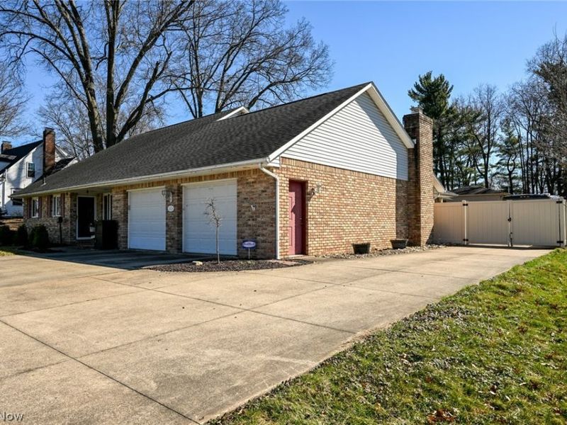 2624 21st Street NW, Canton, OH 44708 Photo 2