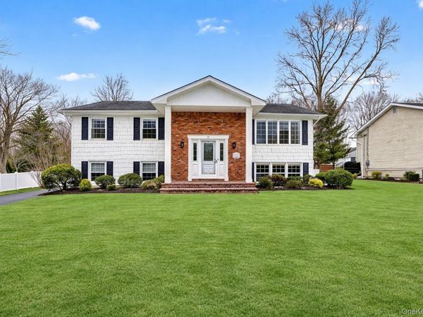 31 Marshmallow , Commack, NY 11725