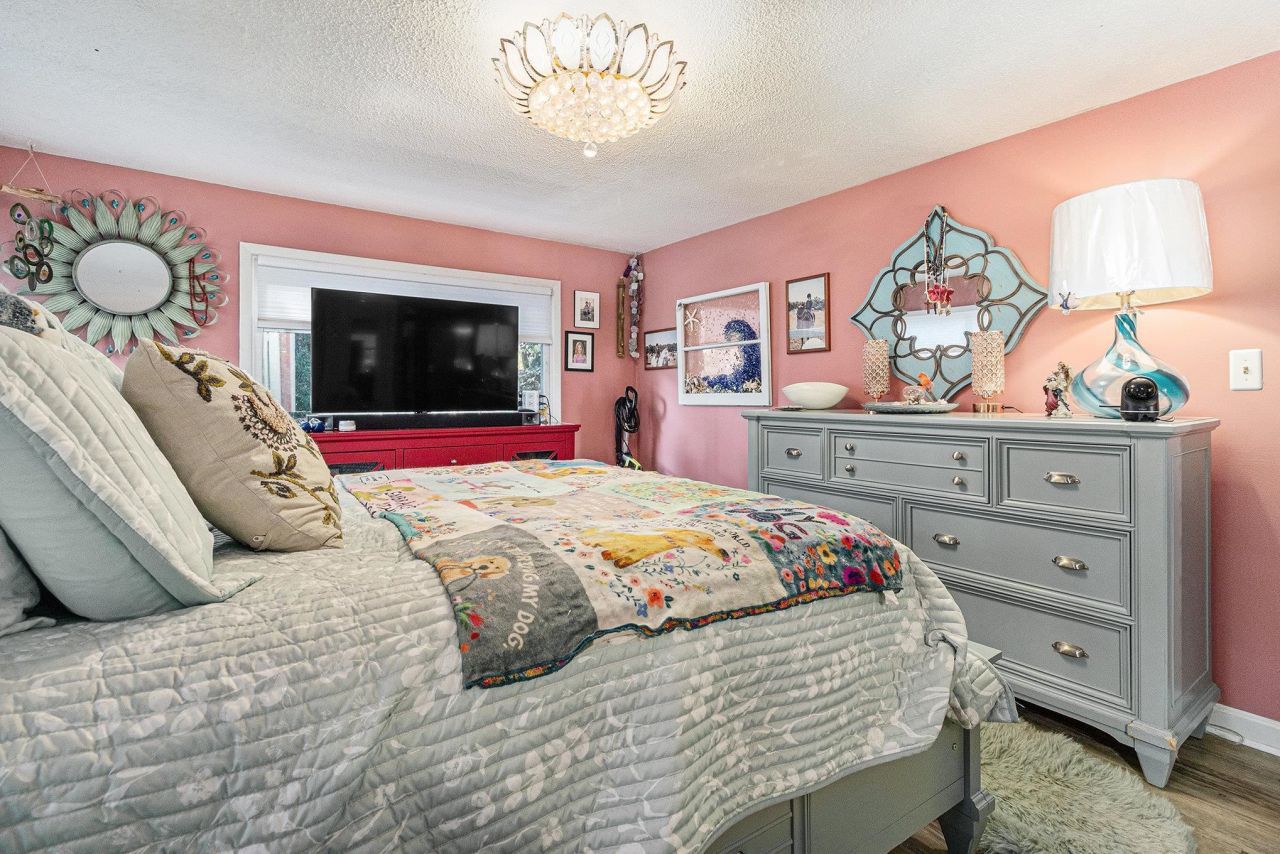 1 Top Sail Lln. Photo 17