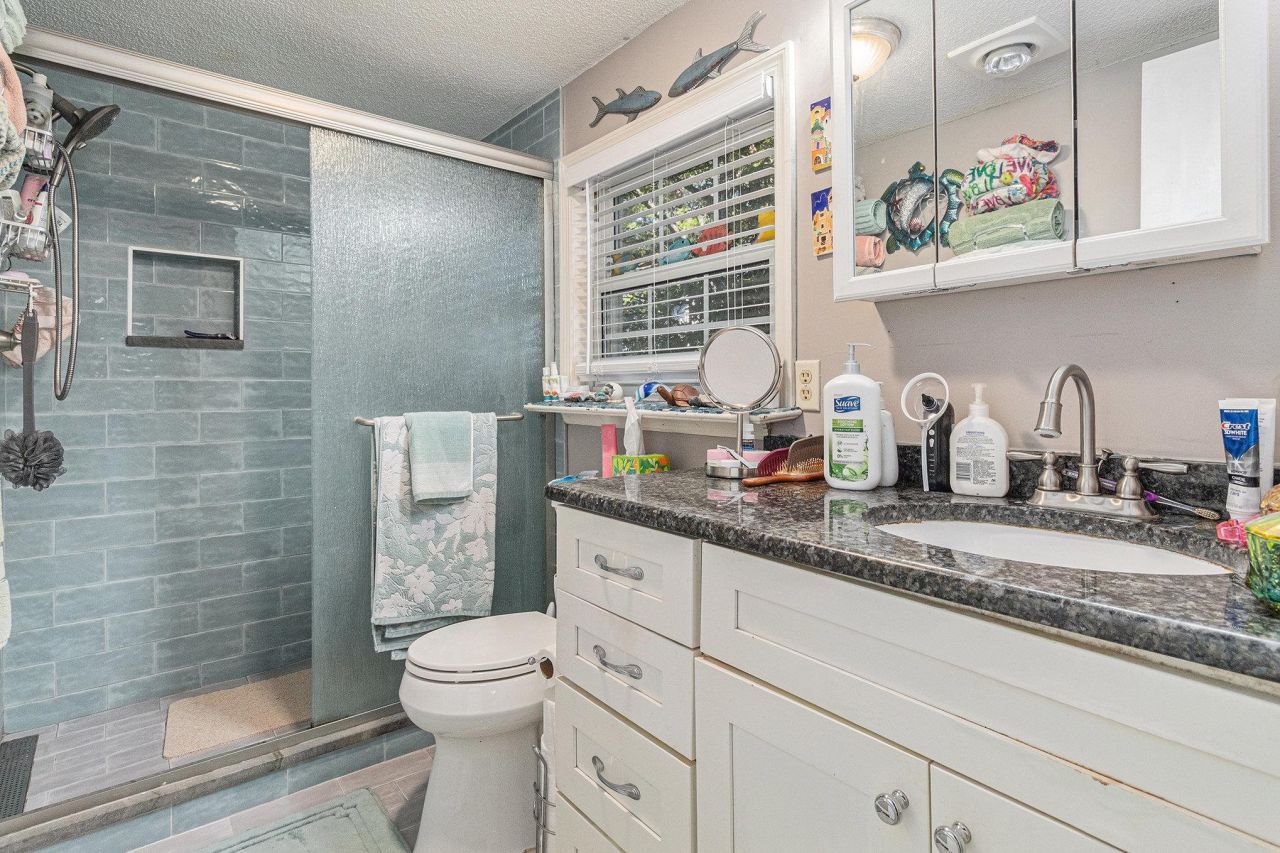 1 Top Sail Lln. Photo 18