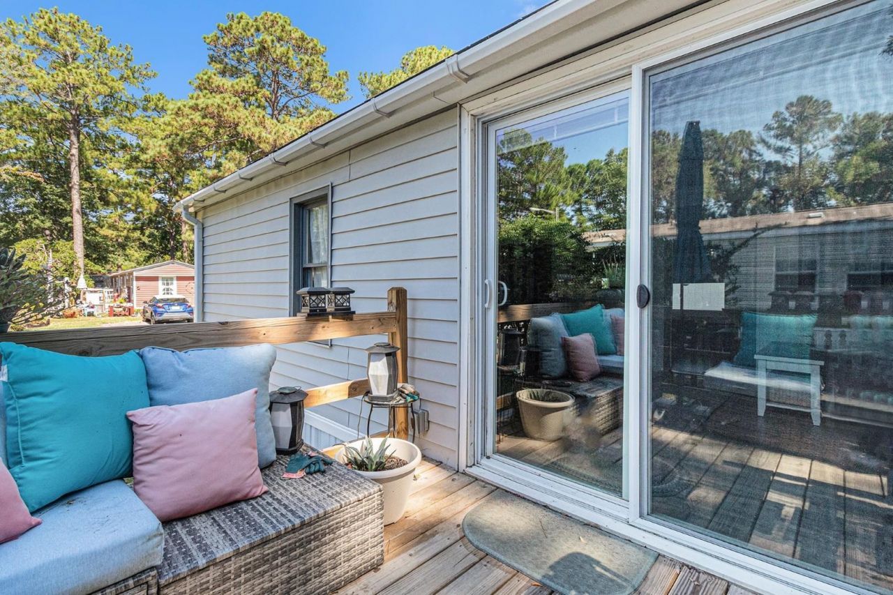 1 Top Sail Lln. Photo 25