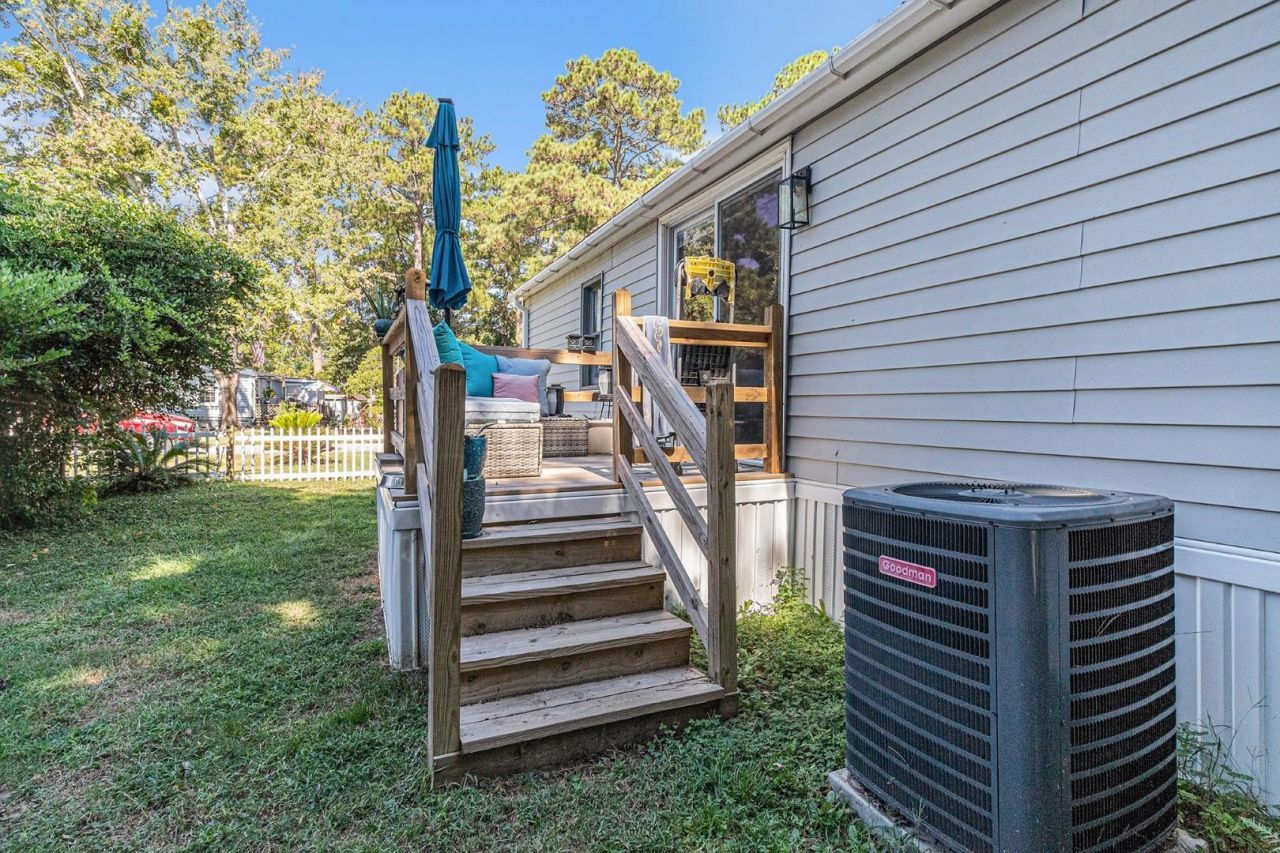 1 Top Sail Lln. Photo 26