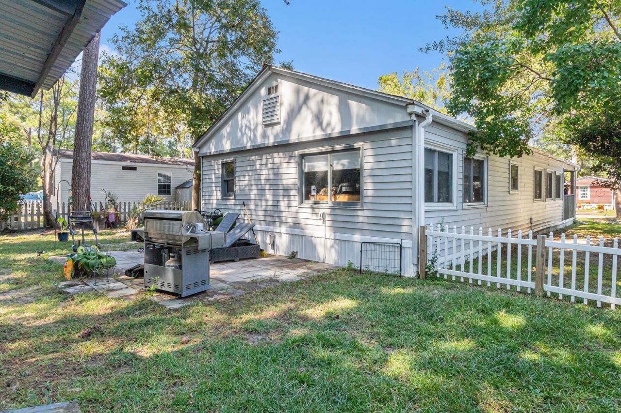 1 Top Sail Lln. Photo 28