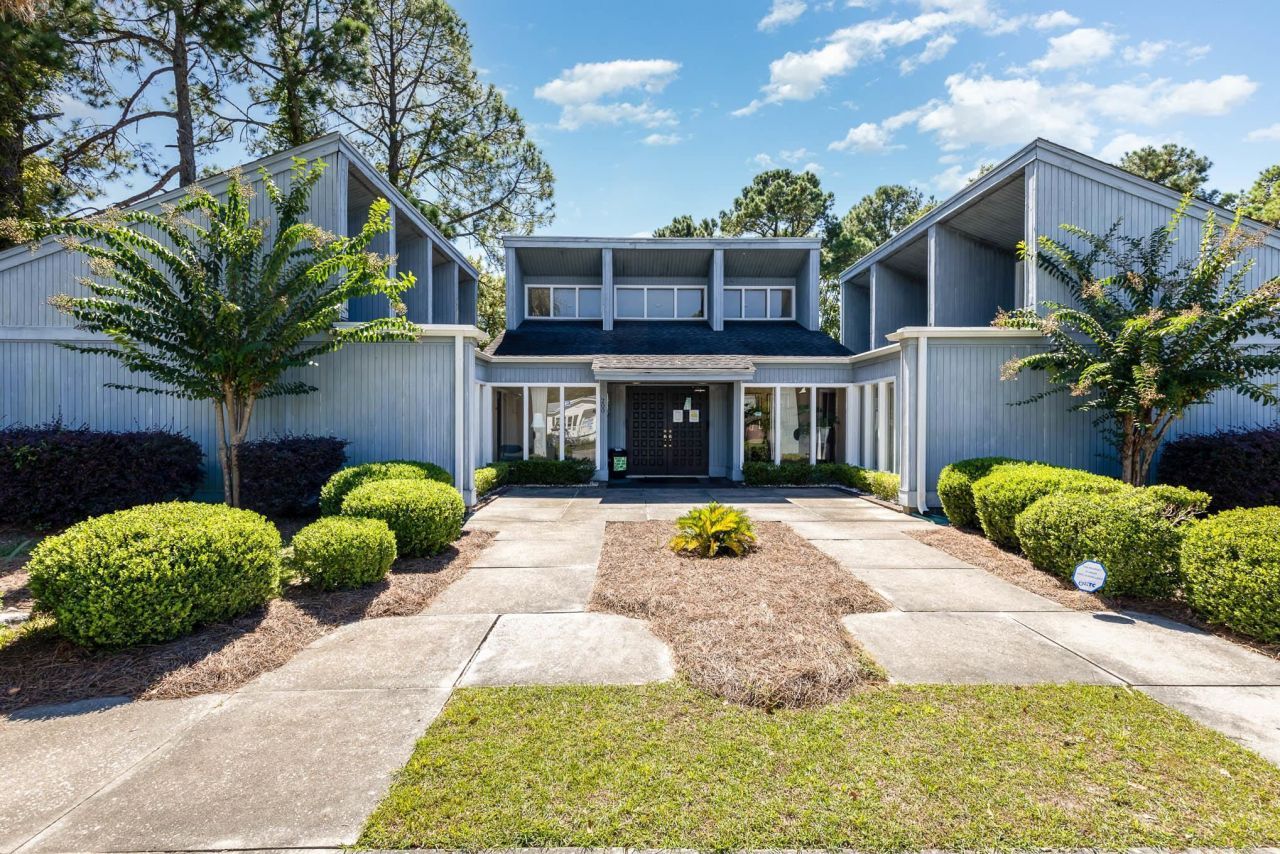 1 Top Sail Lln. Photo 34