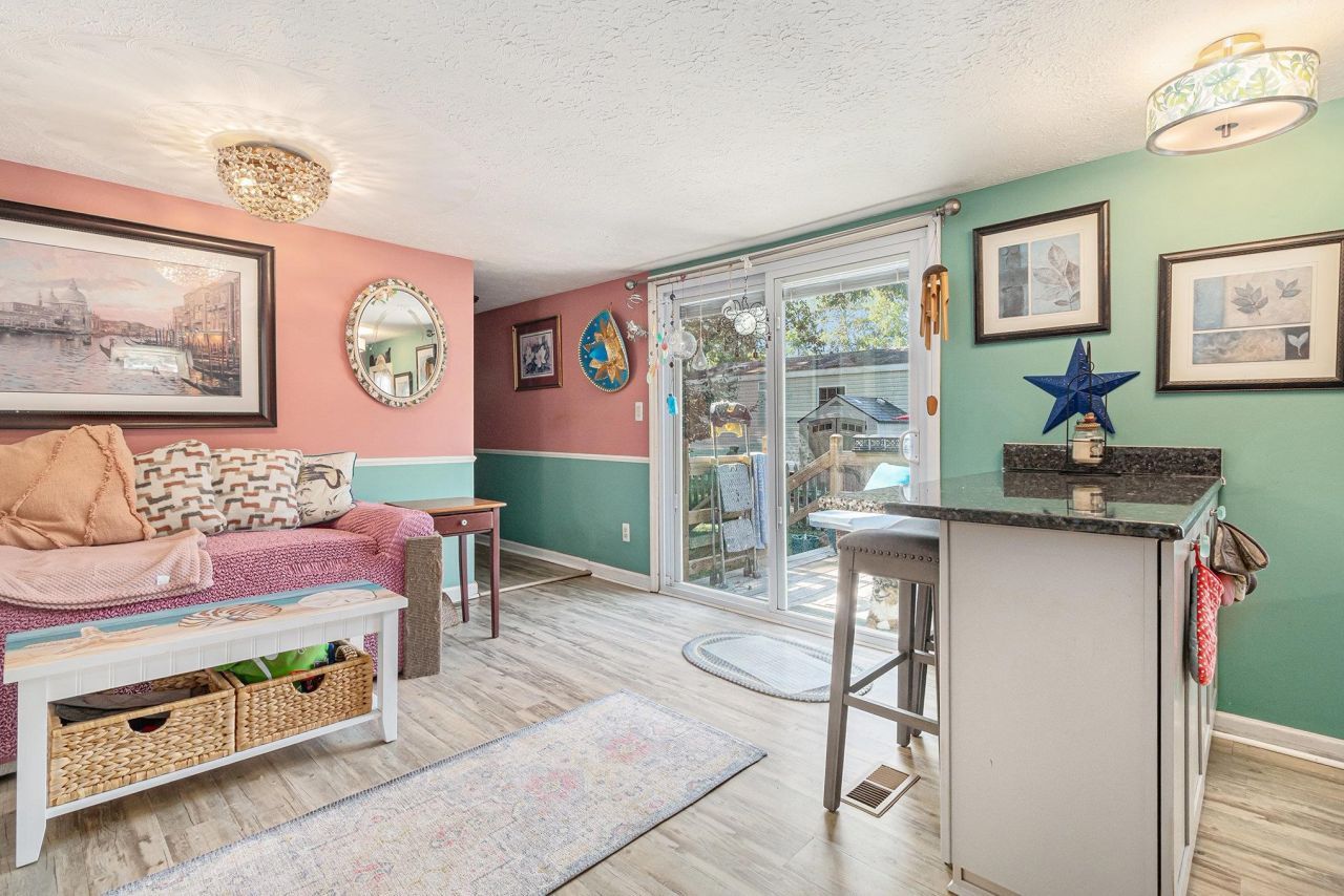 1 Top Sail Lln. Photo 9