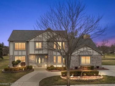 43159 La Bouquet Court, Sterling Heights, MI 48314