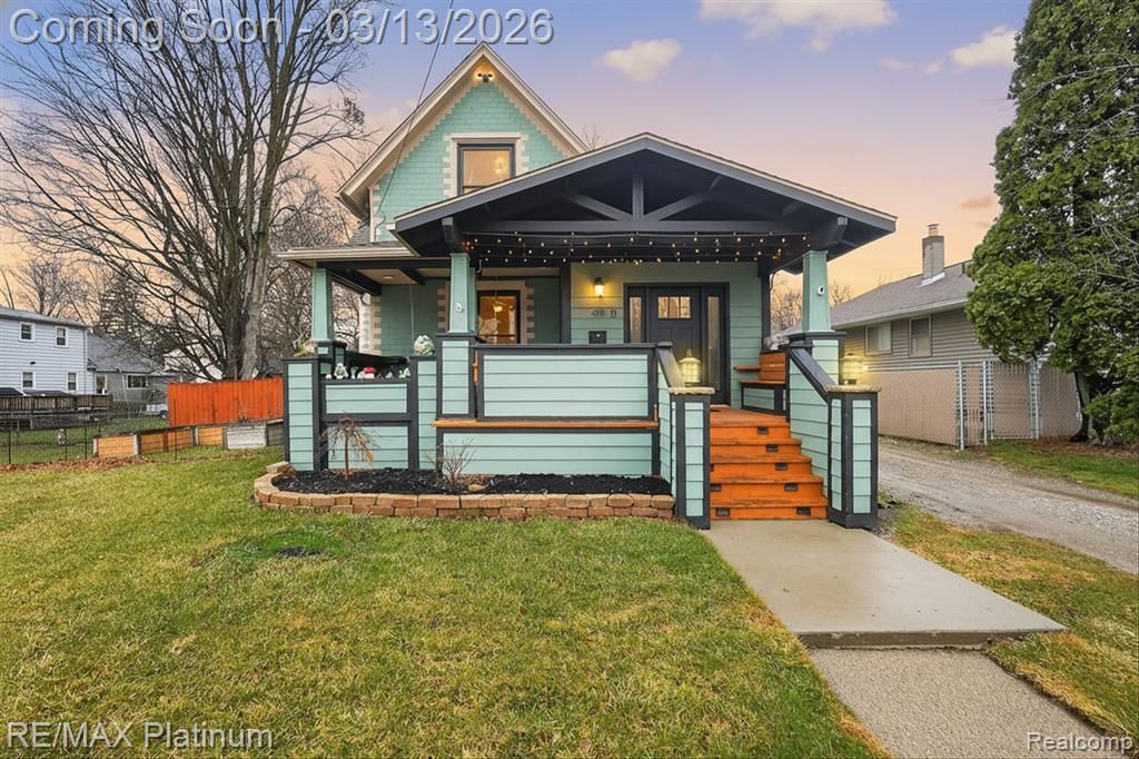 411 3rd Street, Fenton, MI 48430 Main Photo