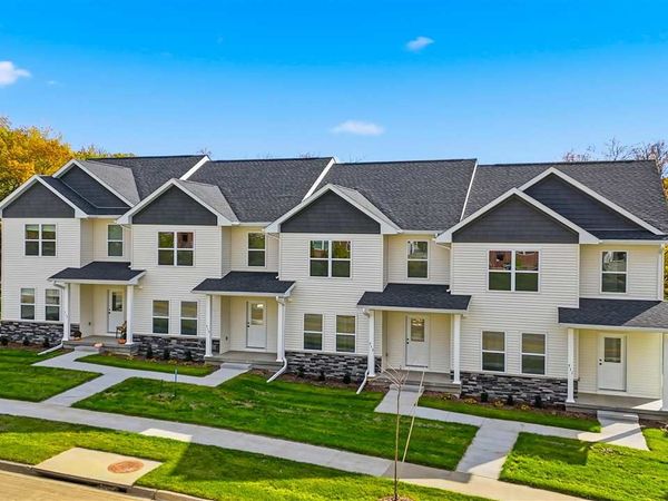 713 E Foster Rd, Iowa City, IA 52245