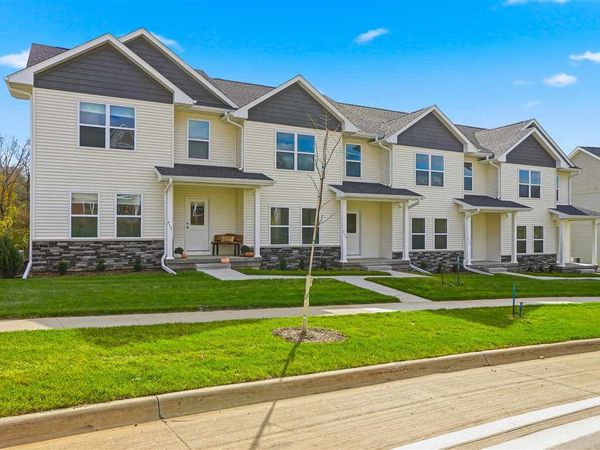 711 E Foster Rd, Iowa City, IA 52245