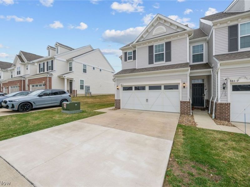 885 Dipper Lane, Unit 1, Aurora, OH 44202 Photo 2