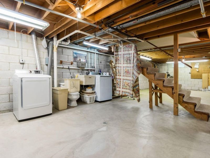 154 Maple Drive, Columbus, OH 43228 Photo 23