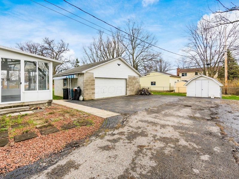 154 Maple Drive, Columbus, OH 43228 Photo 24