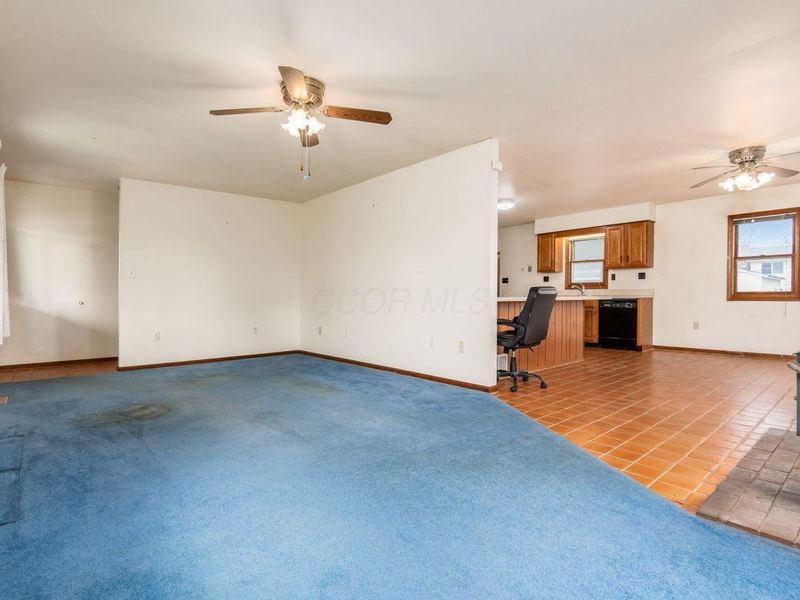 154 Maple Drive, Columbus, OH 43228 Photo 4