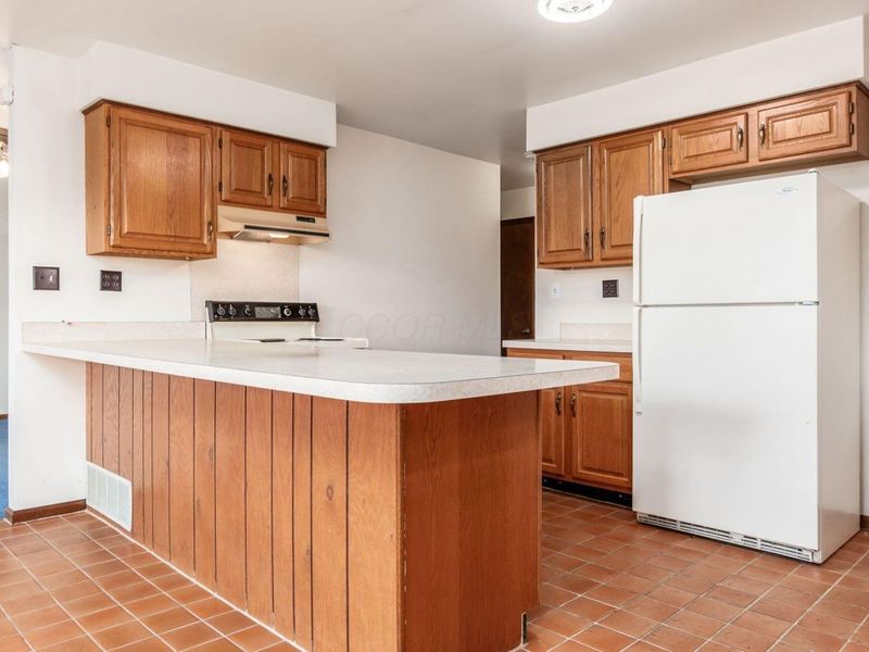 154 Maple Drive, Columbus, OH 43228 Photo 9