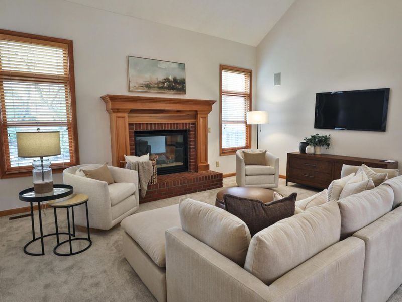 3827 Rockpointe Drive, Columbus, OH 43221 Photo 11