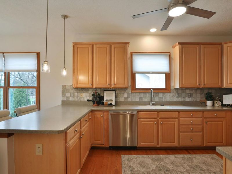 3827 Rockpointe Drive, Columbus, OH 43221 Photo 12