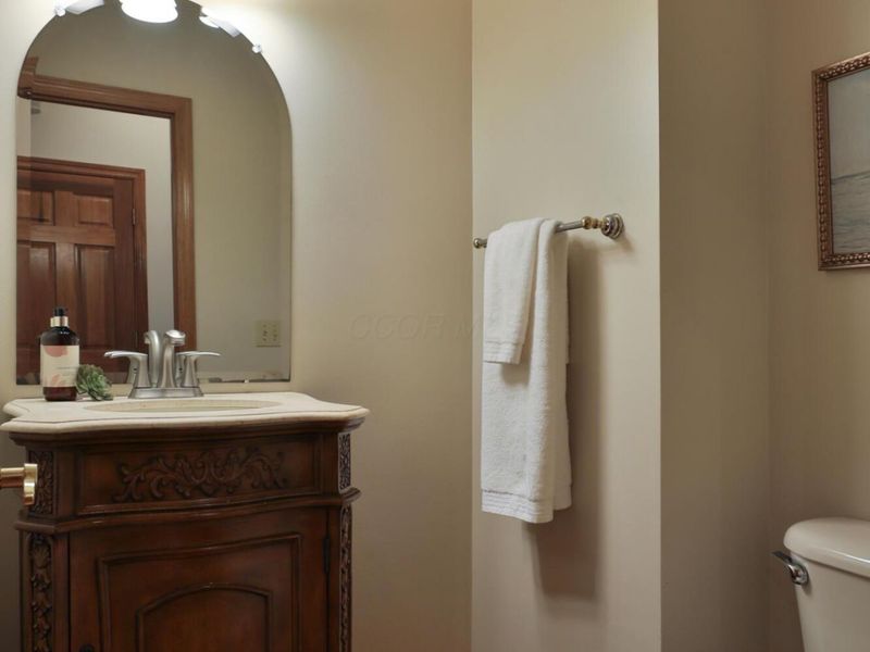 3827 Rockpointe Drive, Columbus, OH 43221 Photo 19